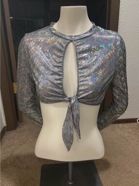 Holographic tie front top